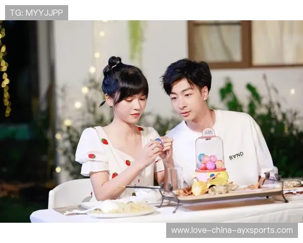 冲浪双人组动作默契，网友：他们肯定谈恋爱了